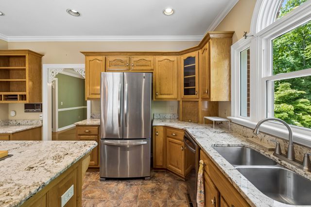 1229 Hogans Branch Rd, Hendersonville, TN 37075