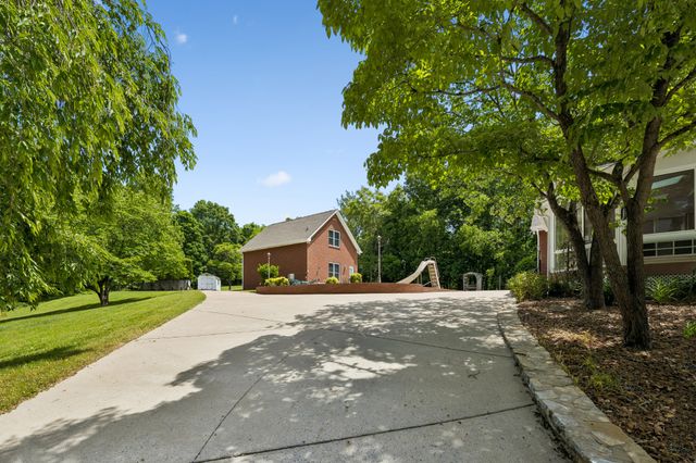 1229 Hogans Branch Rd, Hendersonville, TN 37075