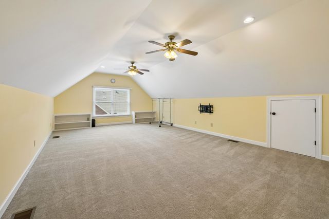 1229 Hogans Branch Rd, Hendersonville, TN 37075