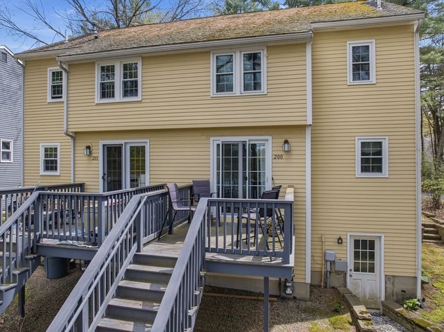 200 Wellman Ave 1, Chelmsford, MA 01863