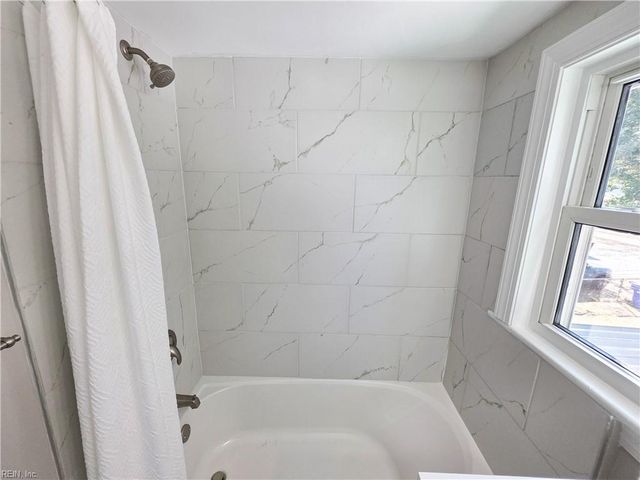 3906 Deep Creek BLVD, Portsmouth, VA 23702