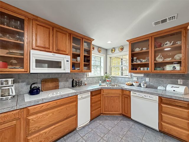 301 Canyon Edge, Canyon Lake, TX 78133