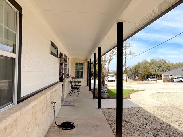 301 Canyon Edge, Canyon Lake, TX 78133