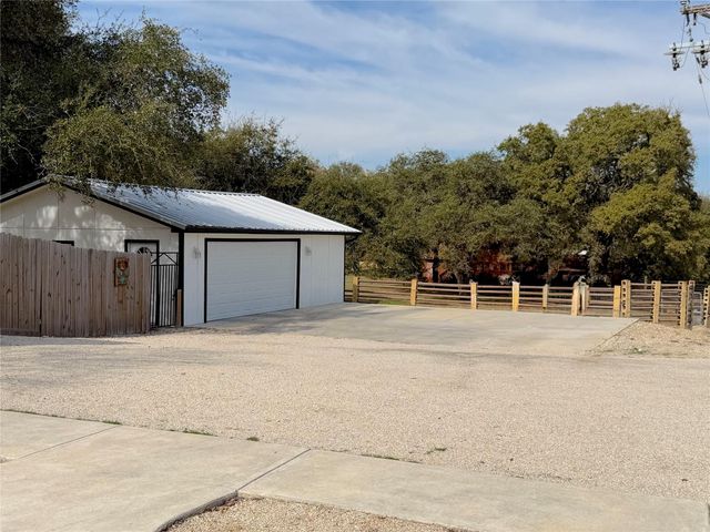 301 Canyon Edge, Canyon Lake, TX 78133