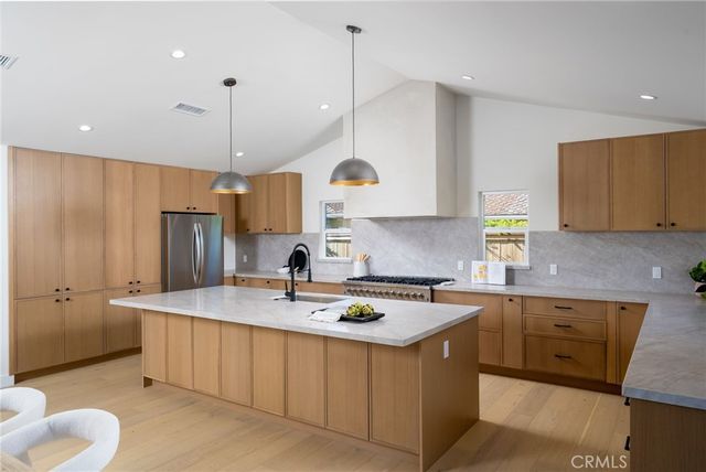 2952 Java Road, Costa Mesa, CA 92626