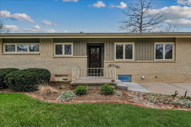 9823 W 9th St N, Wichita, KS 67212