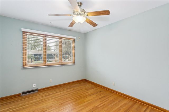 9823 W 9th St N, Wichita, KS 67212