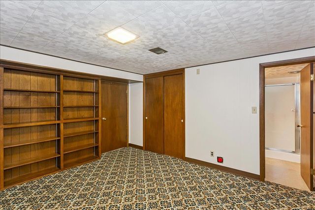 9823 W 9th St N, Wichita, KS 67212