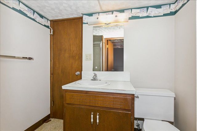 9823 W 9th St N, Wichita, KS 67212