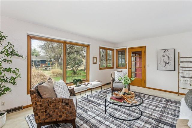 9823 W 9th St N, Wichita, KS 67212