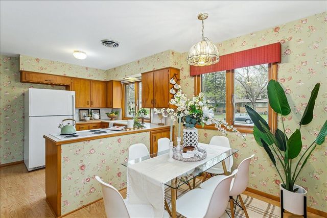 9823 W 9th St N, Wichita, KS 67212