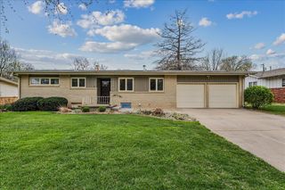 9823 W 9th St N, Wichita, KS 67212