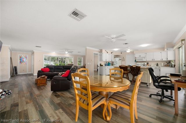 25 Forest Hill Court, Avon Park, FL 33825