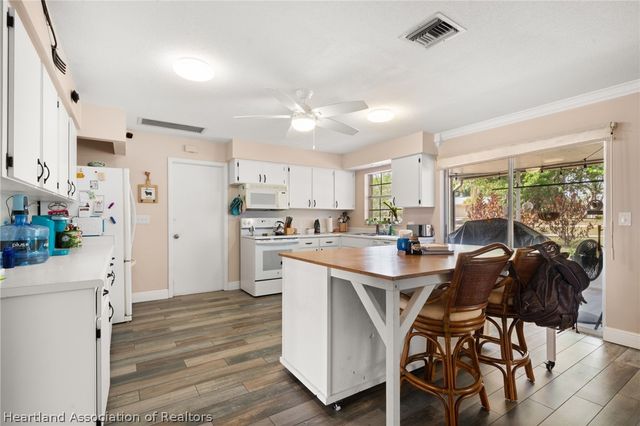 25 Forest Hill Court, Avon Park, FL 33825