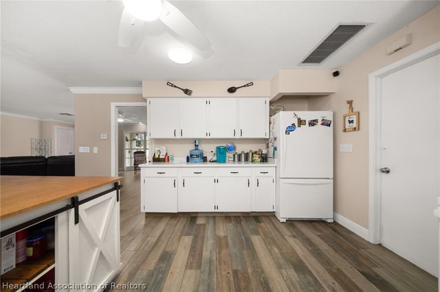 25 Forest Hill Court, Avon Park, FL 33825