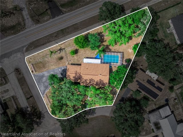 25 Forest Hill Court, Avon Park, FL 33825