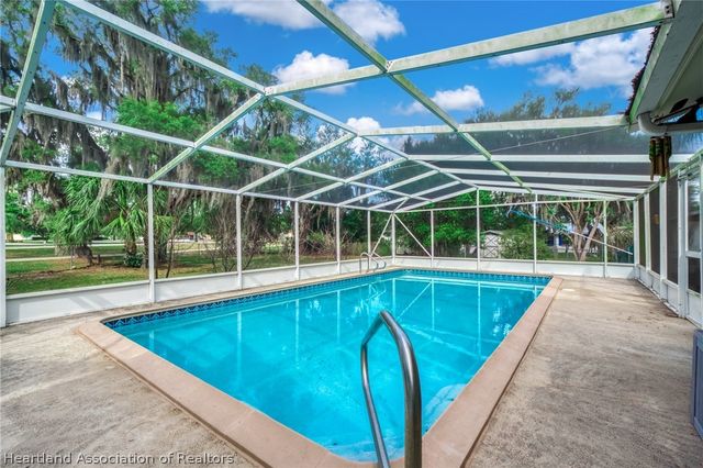 25 Forest Hill Court, Avon Park, FL 33825