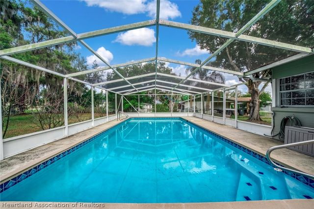 25 Forest Hill Court, Avon Park, FL 33825