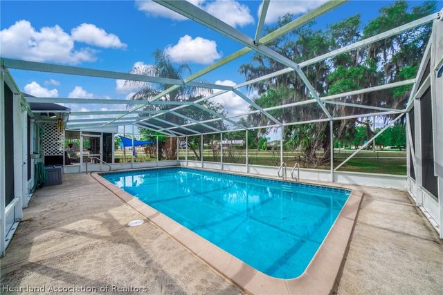 25 Forest Hill Court, Avon Park, FL 33825