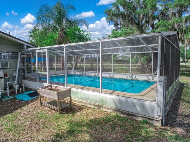 25 Forest Hill Court, Avon Park, FL 33825