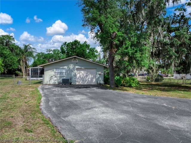 25 Forest Hill Court, Avon Park, FL 33825