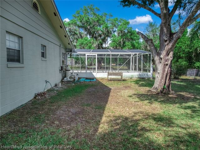 25 Forest Hill Court, Avon Park, FL 33825