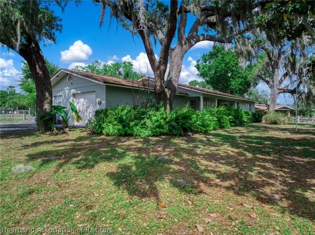 25 Forest Hill Court, Avon Park, FL 33825