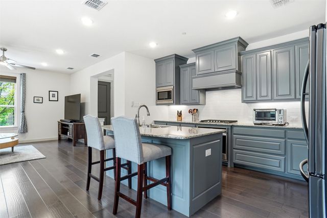 520 Ballustrade Drive, Irving, TX 75039
