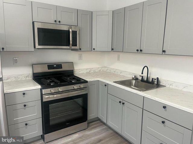 933 LANSDOWNE AVE, Camden, NJ 08104