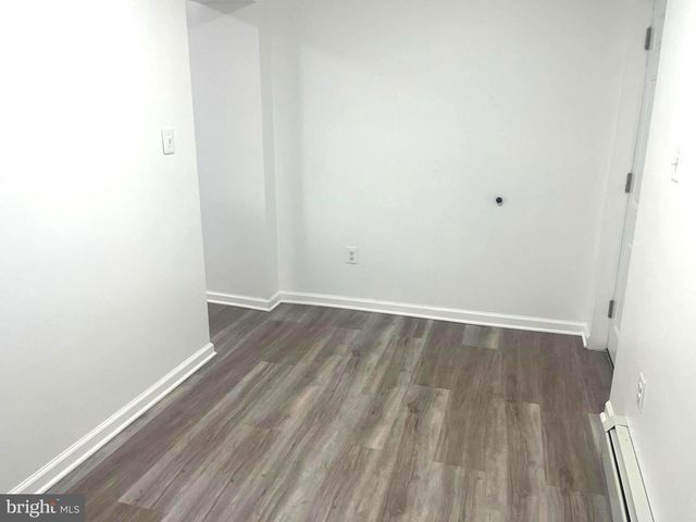 933 LANSDOWNE AVE, Camden, NJ 08104