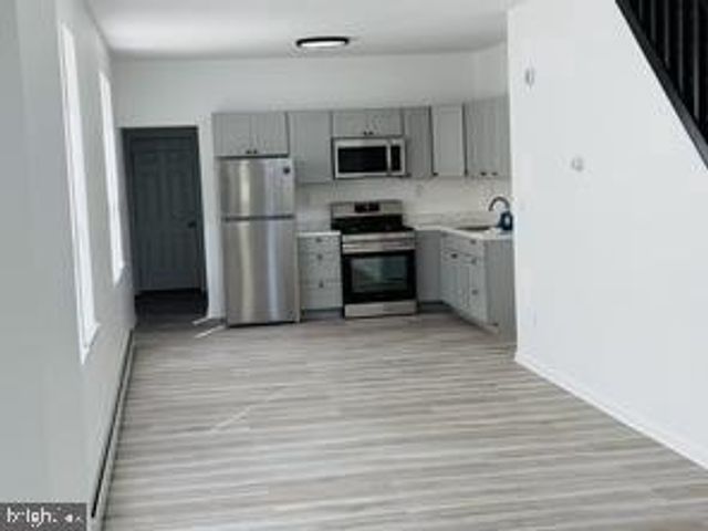 933 LANSDOWNE AVE, Camden, NJ 08104