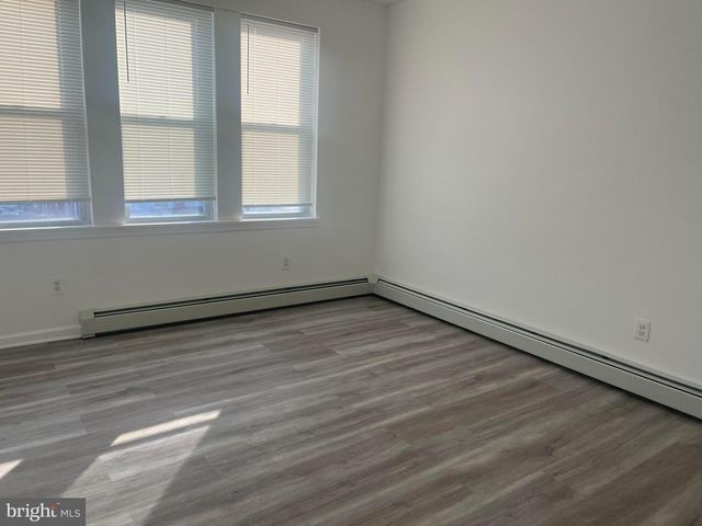933 LANSDOWNE AVE, Camden, NJ 08104