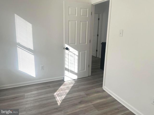 933 LANSDOWNE AVE, Camden, NJ 08104
