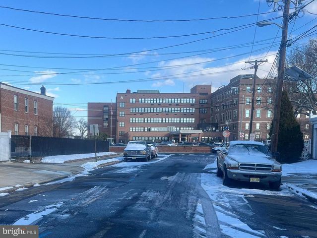 933 LANSDOWNE AVE, Camden, NJ 08104
