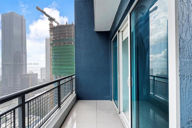 60 SW 13th St 2420, Miami, FL 33130