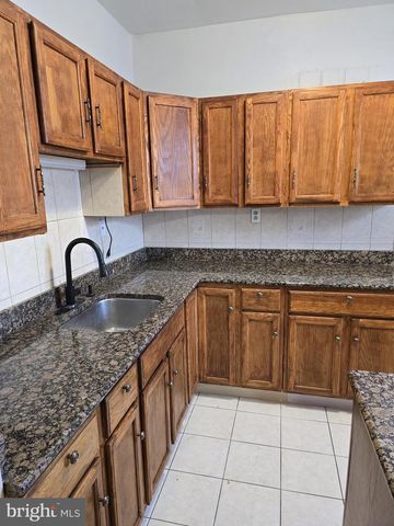 942 N 11TH ST, Reading, PA 19604