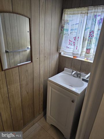 942 N 11TH ST, Reading, PA 19604