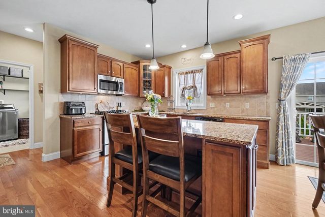5997 CAMDEN DR, Harrisburg, PA 17112