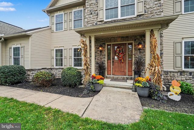 5997 CAMDEN DR, Harrisburg, PA 17112
