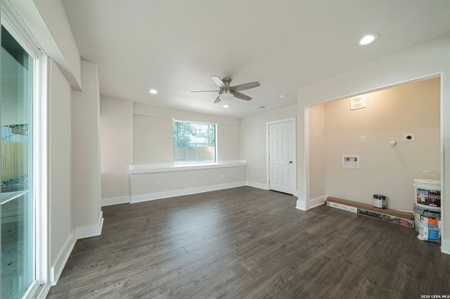 1627 W MARIPOSA DR, San Antonio, TX 78201
