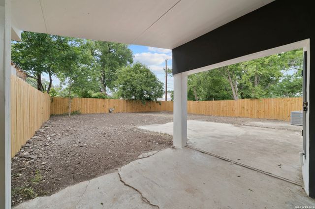 1627 W MARIPOSA DR, San Antonio, TX 78201
