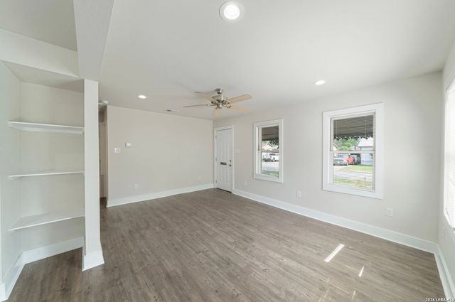 1627 W MARIPOSA DR, San Antonio, TX 78201