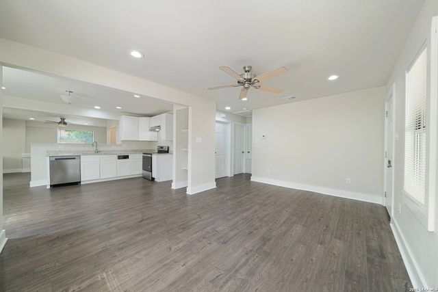 1627 W MARIPOSA DR, San Antonio, TX 78201