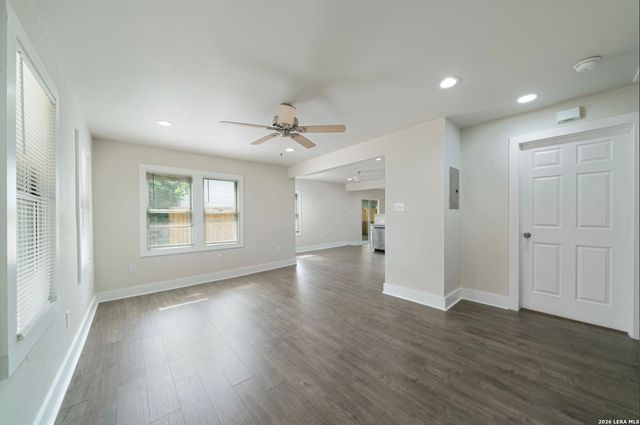 1627 W MARIPOSA DR, San Antonio, TX 78201