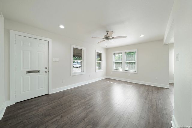 1627 W MARIPOSA DR, San Antonio, TX 78201