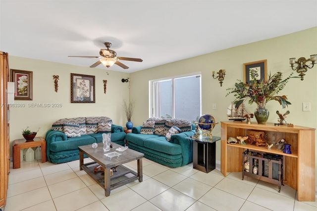 15672 SW 91st Ln, Miami, FL 33196