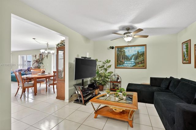 15672 SW 91st Ln, Miami, FL 33196