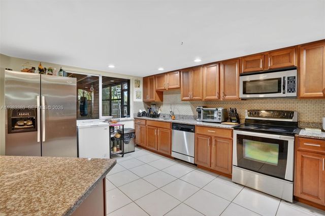 15672 SW 91st Ln, Miami, FL 33196