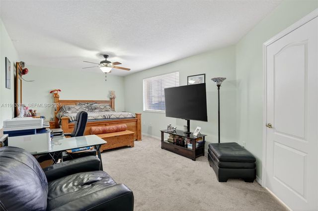 15672 SW 91st Ln, Miami, FL 33196