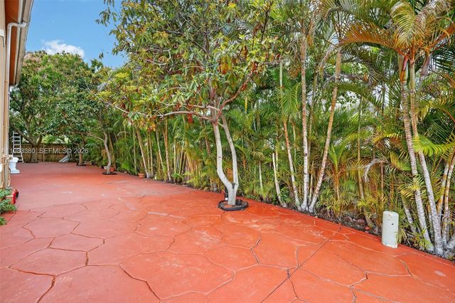 15672 SW 91st Ln, Miami, FL 33196